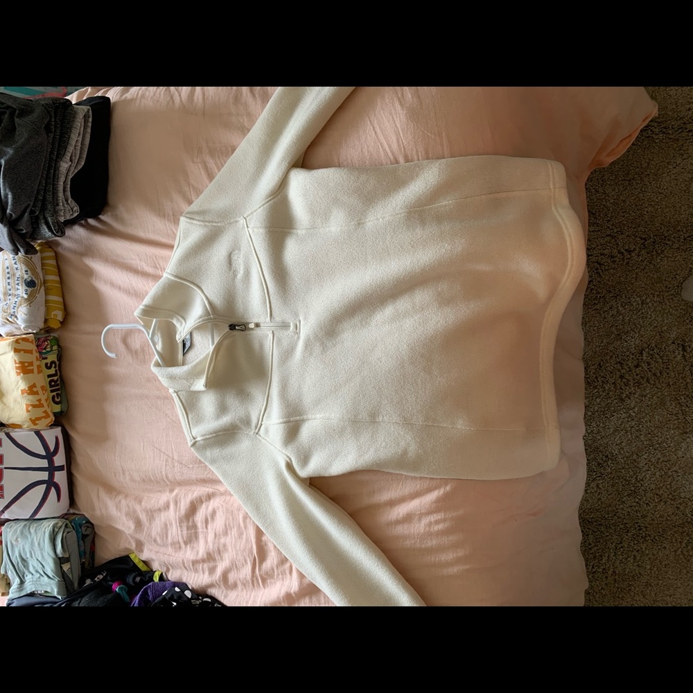 North face pull over